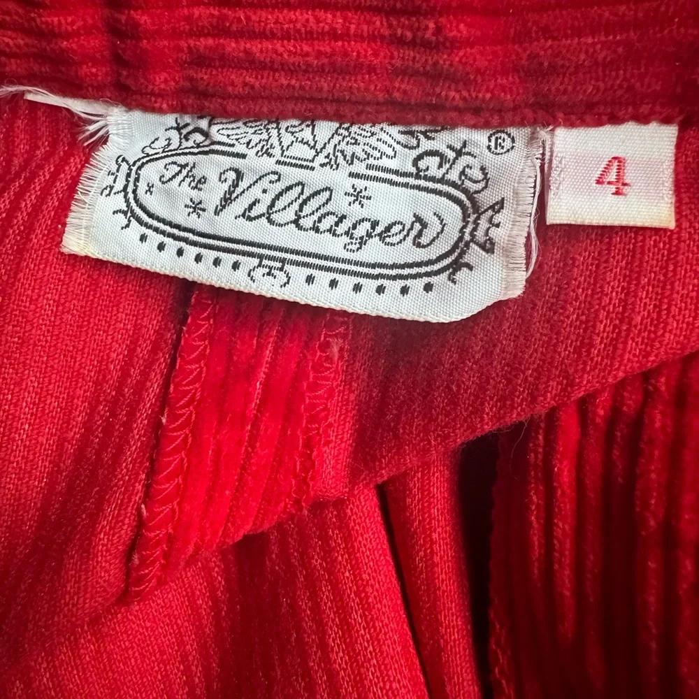 1970s Villager Red Corduroy w/Brown Trim Button‎ Down Vest